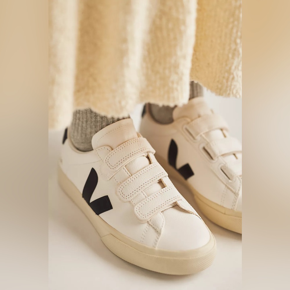 VEJA Recife Sneakers White Black Size 9 - Picture 3 of 11